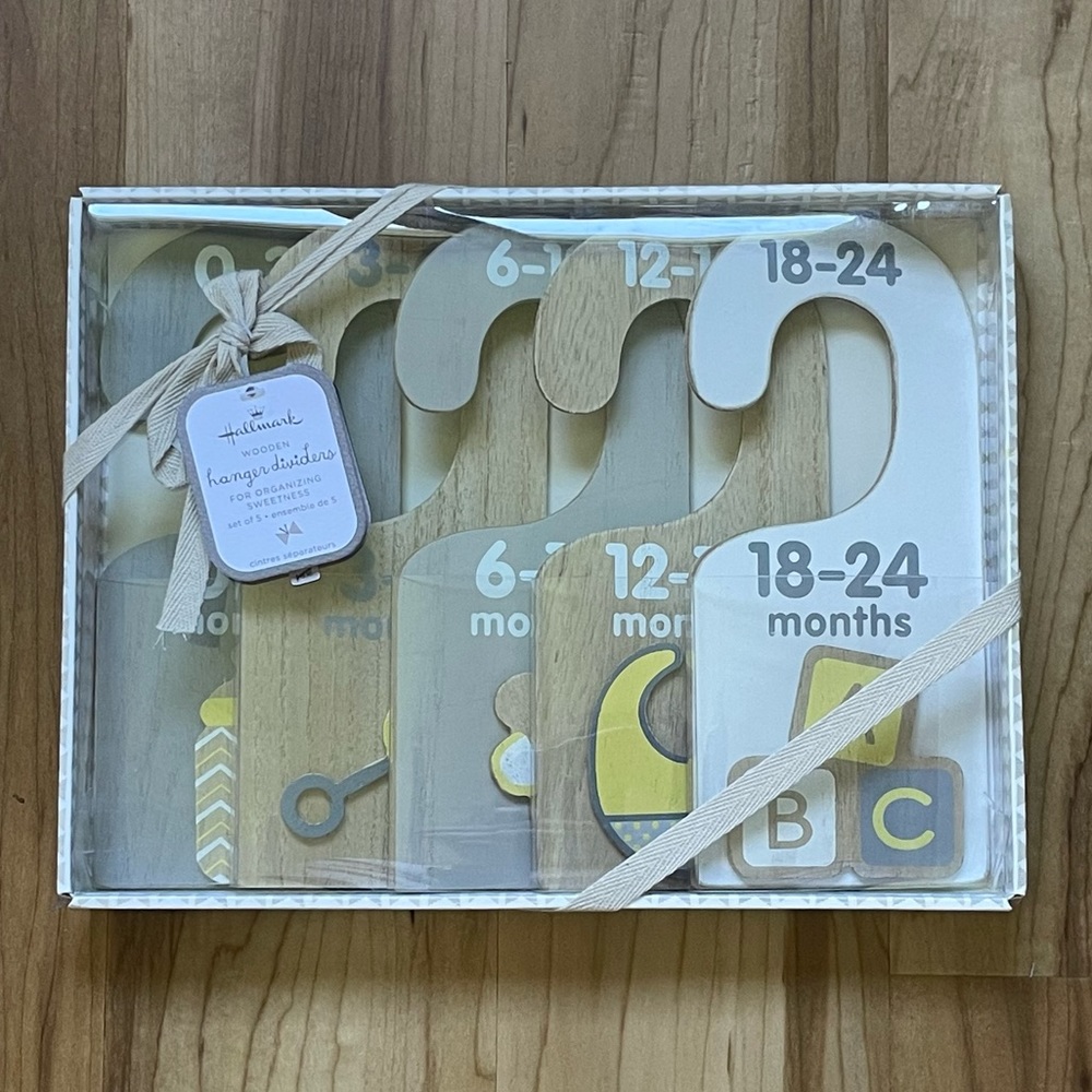 Hallmark Wooden Hanger Dividers (0-24 months)
